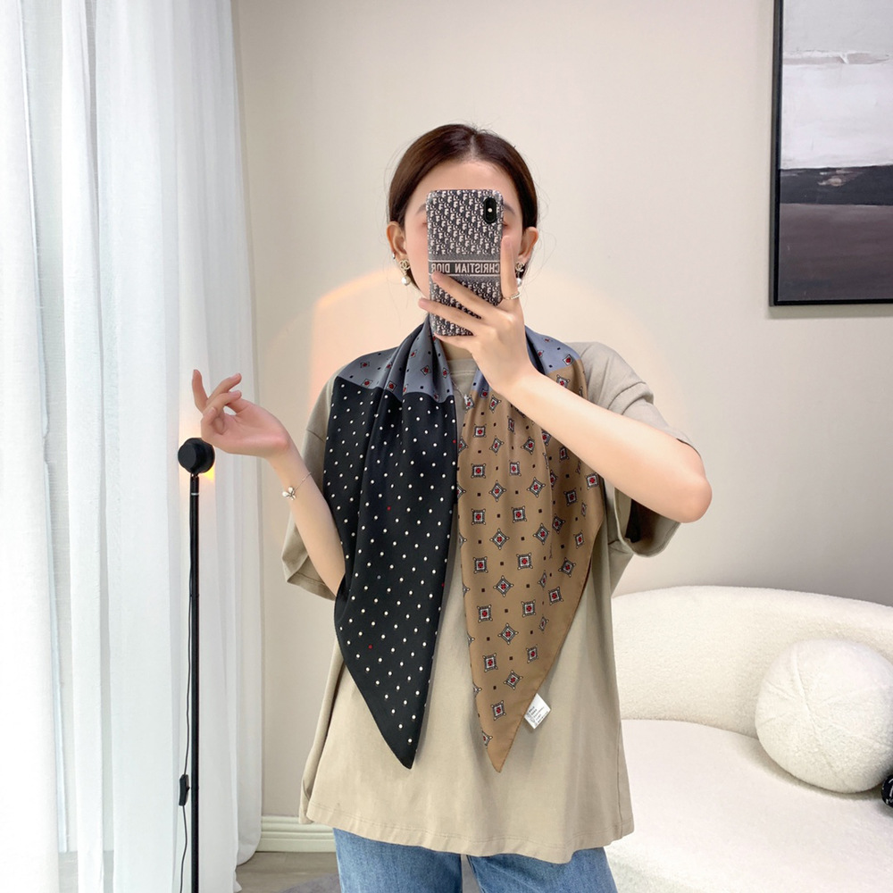 https://fulmo-img-server.com/luxyscarf/2bb17fe4-d421-49d8-971c-54a81db53dae.jpg