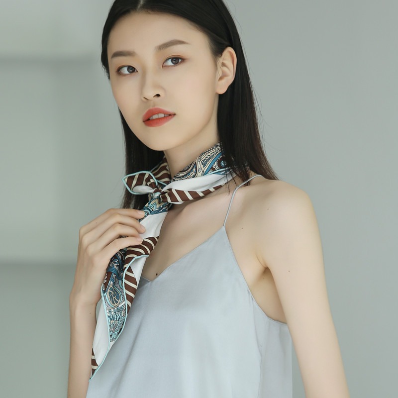 https://fulmo-img-server.com/luxyscarf/2e8caf73-b66d-428a-9aff-ea85a29fd5d3.jpg