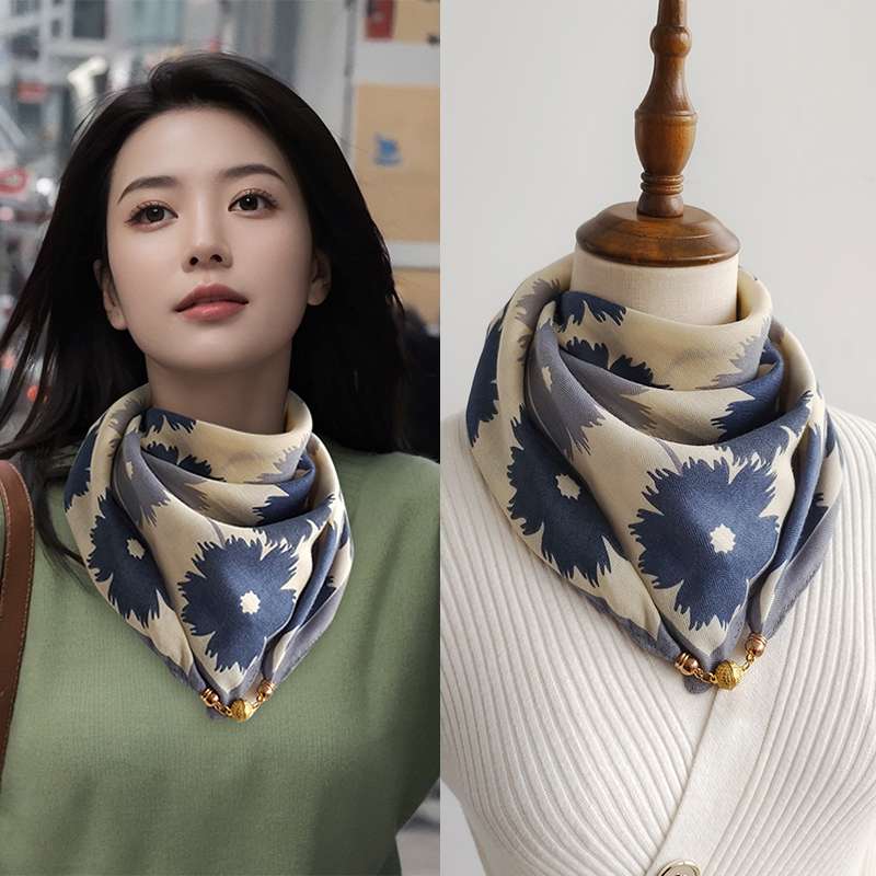 華麗な花柄シルクスカーフ
