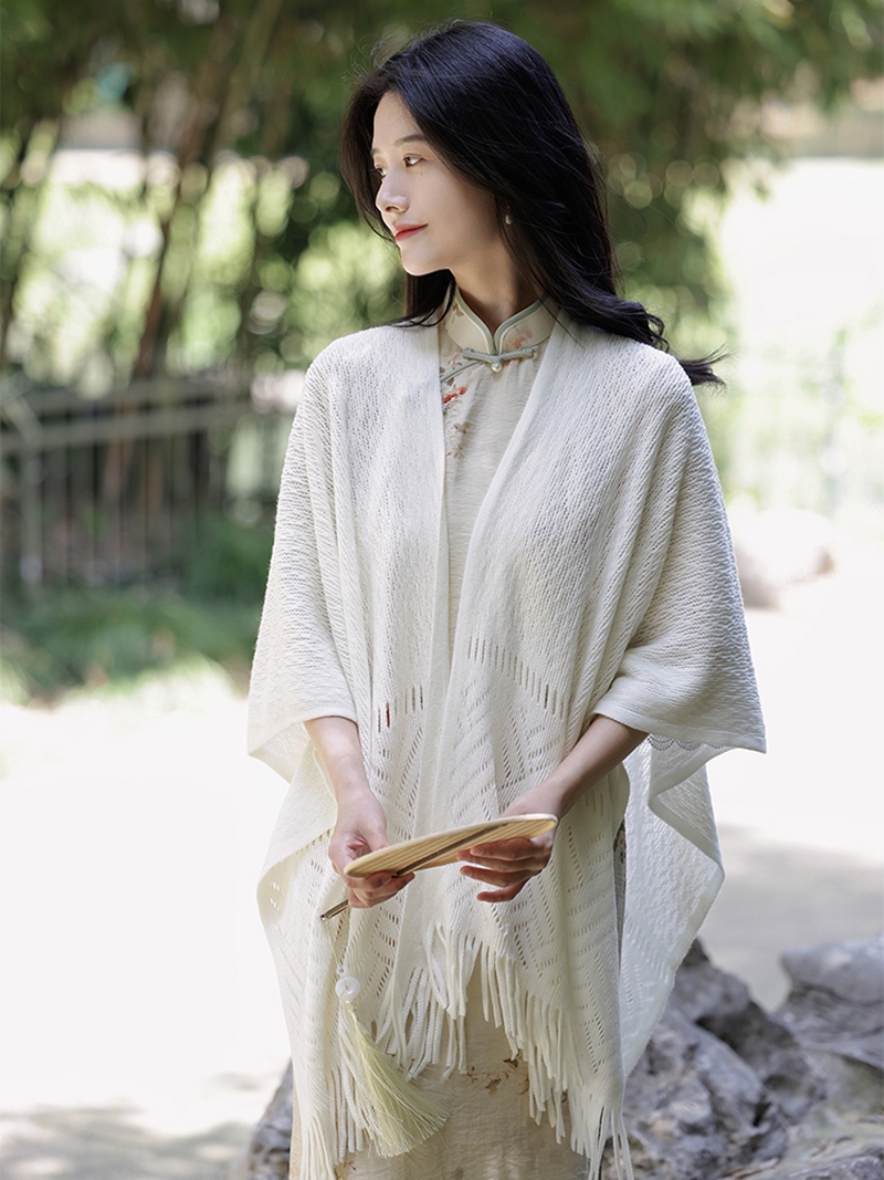 https://fulmo-img-server.com/luxyscarf/3bf9ce3d-3587-49e3-8af6-1e00c251be00.jpg