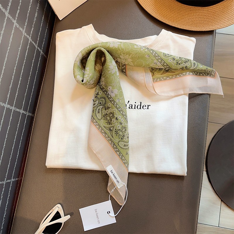 https://fulmo-img-server.com/luxyscarf/3d3a52f7-9c23-4201-8291-1f4522c38faa.jpg