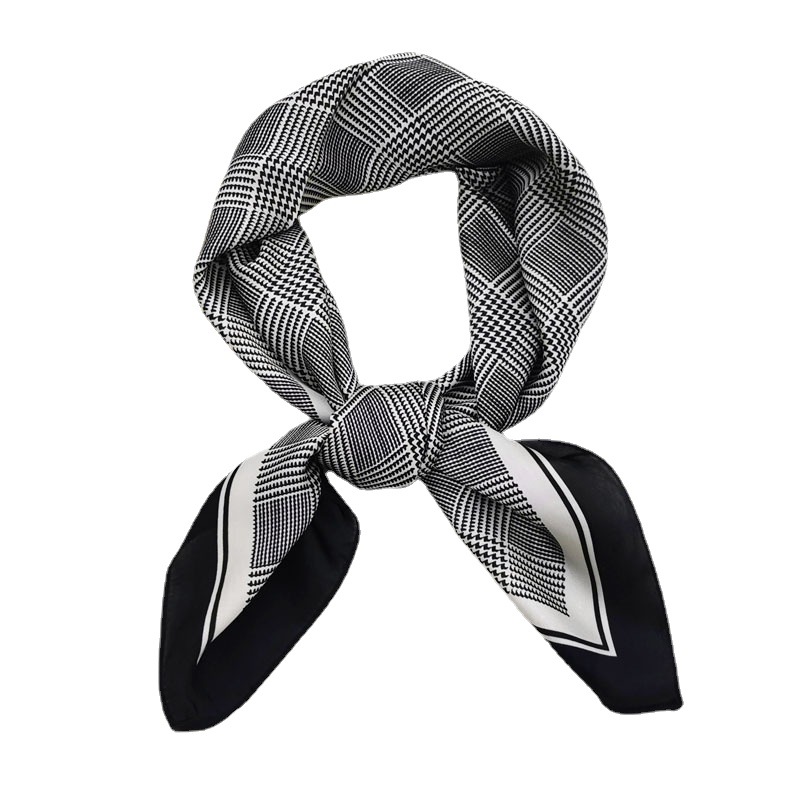 https://fulmo-img-server.com/luxyscarf/493f0c9b-3eb6-43de-9380-148a570f81e7.jpg
