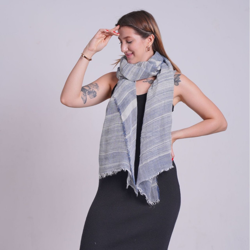スカーフ 細やかなストライプ柄フリンジ付きマフラー