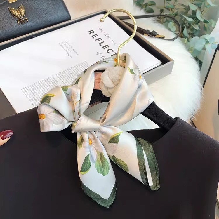 https://fulmo-img-server.com/luxyscarf/5df195da-d159-4c70-ab23-ea40bdb18dbd.jpg