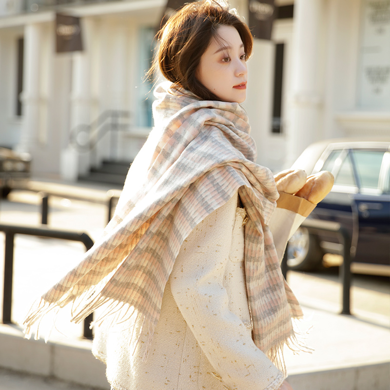 https://fulmo-img-server.com/luxyscarf/7481a8d6-bbd0-4332-ab6a-0be1d9fac009.jpg