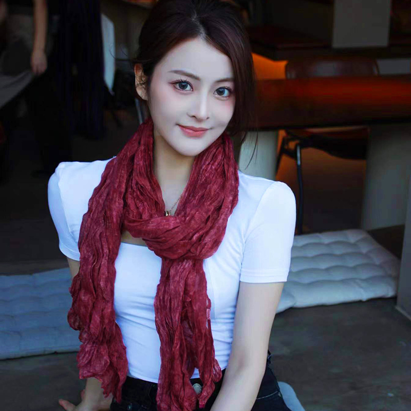 https://fulmo-img-server.com/luxyscarf/848f308f-cdfb-4ab9-bbd4-0ee5b64aca71.jpg