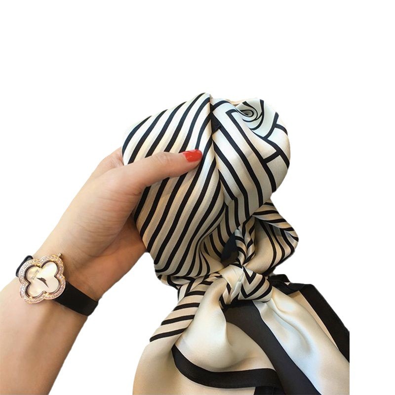 https://fulmo-img-server.com/luxyscarf/885623ec-a071-4d98-b52a-e68812d3cb38.jpg