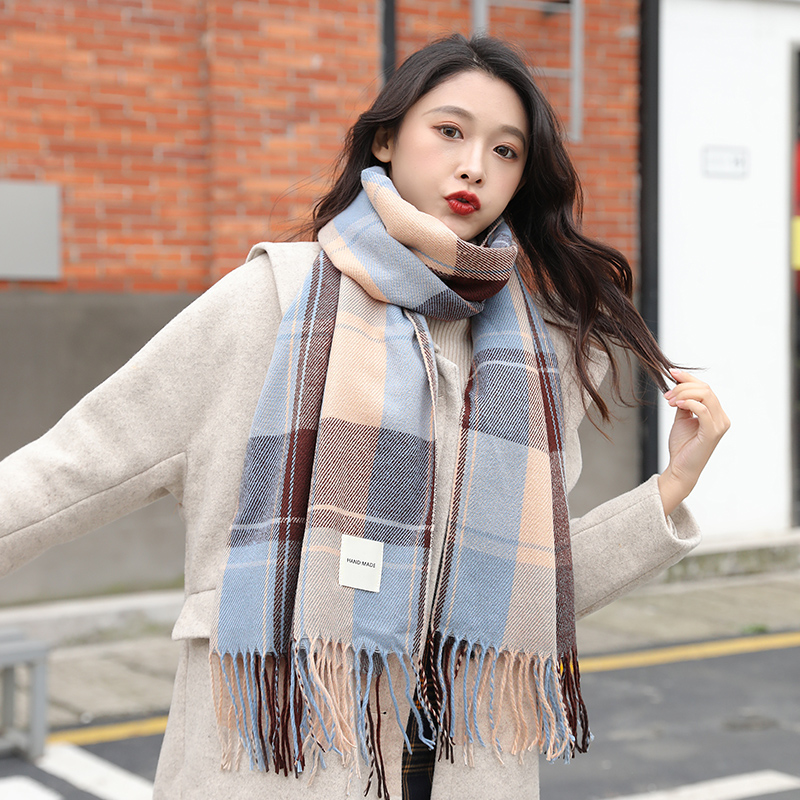 https://fulmo-img-server.com/luxyscarf/89668528-4f56-4a3f-a954-5b9d40b83c5f.jpg