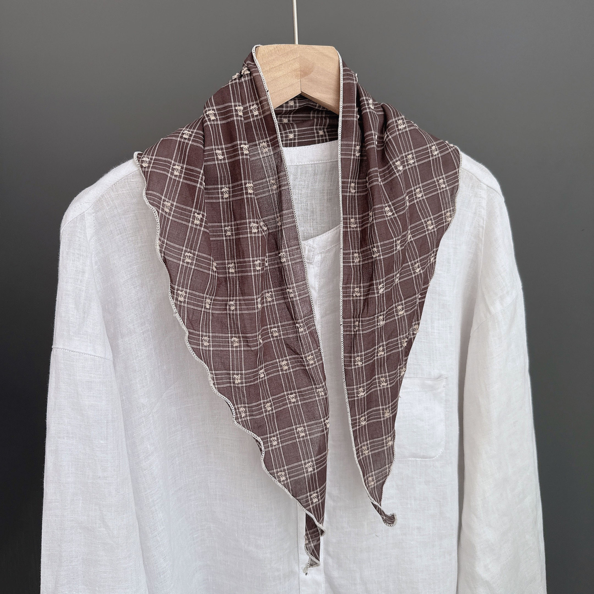 https://fulmo-img-server.com/luxyscarf/91c78264-a9b4-4cb2-8bd2-43d9ea3dc316.jpg