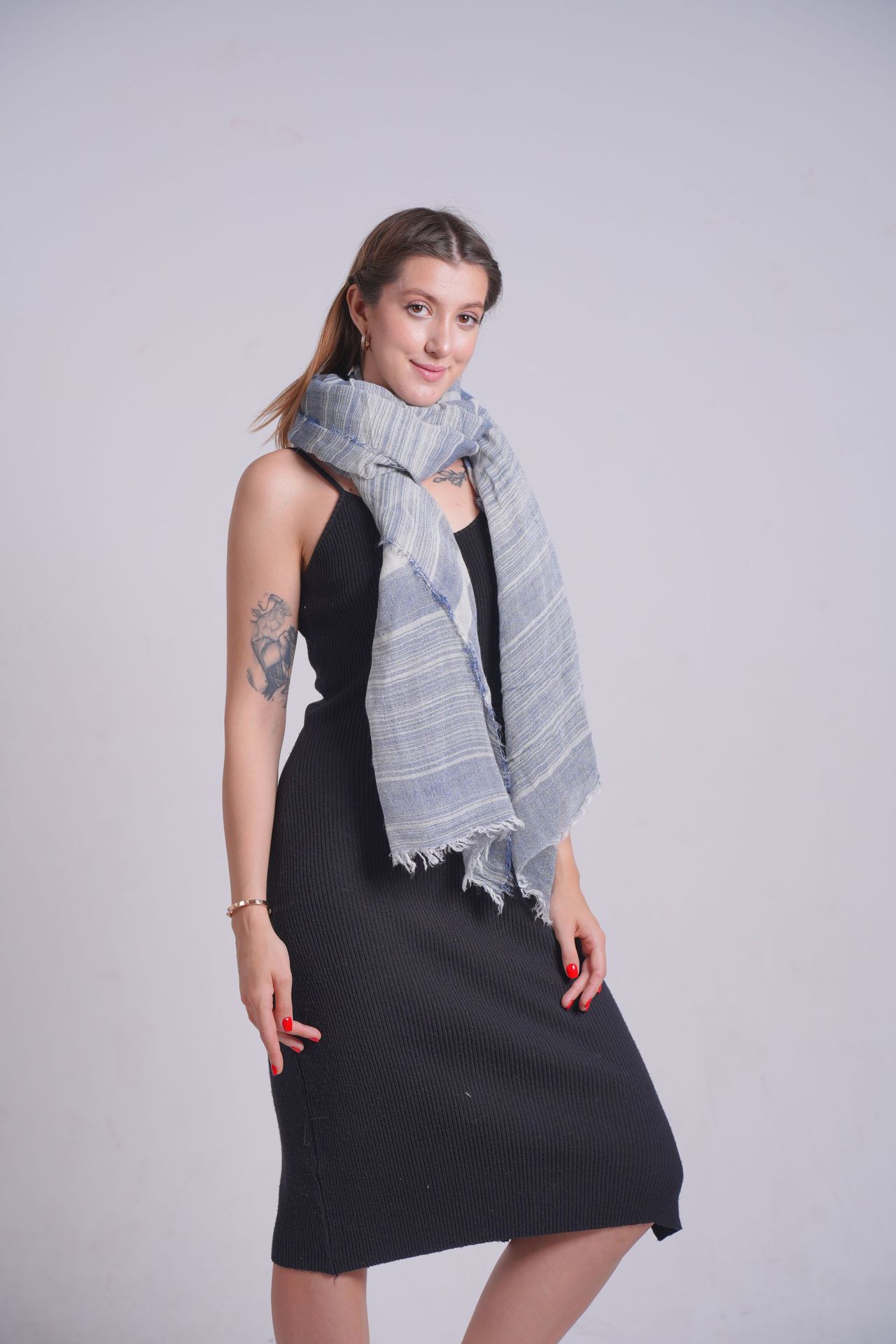 スカーフ 細やかなストライプ柄フリンジ付きマフラー