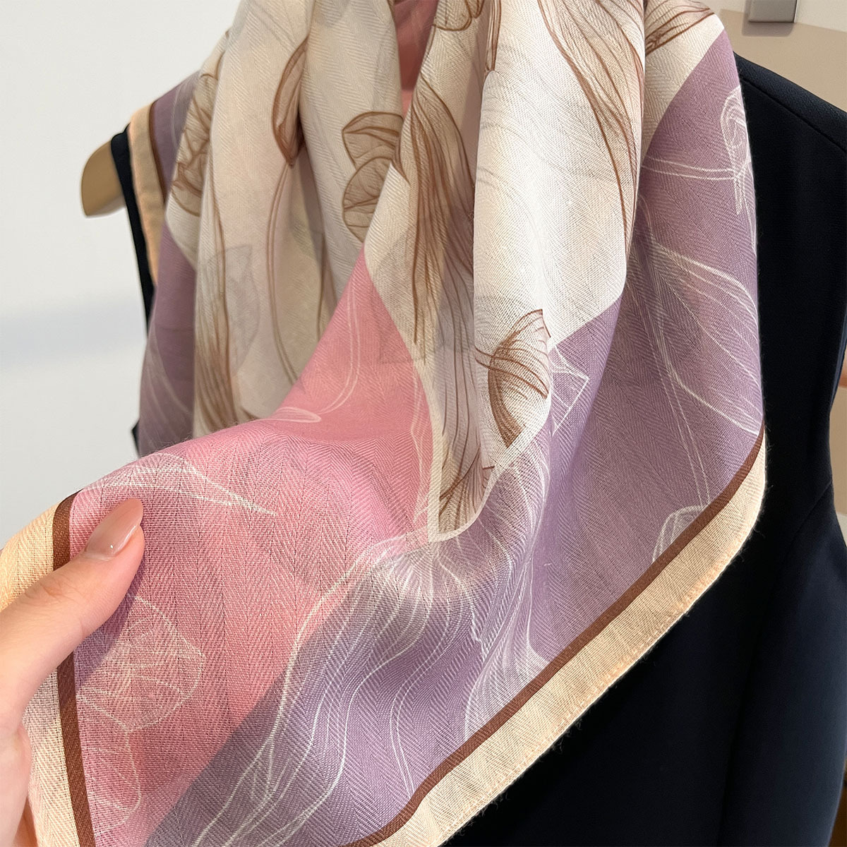 スカーフ 花弁の囁き シルクスカーフ