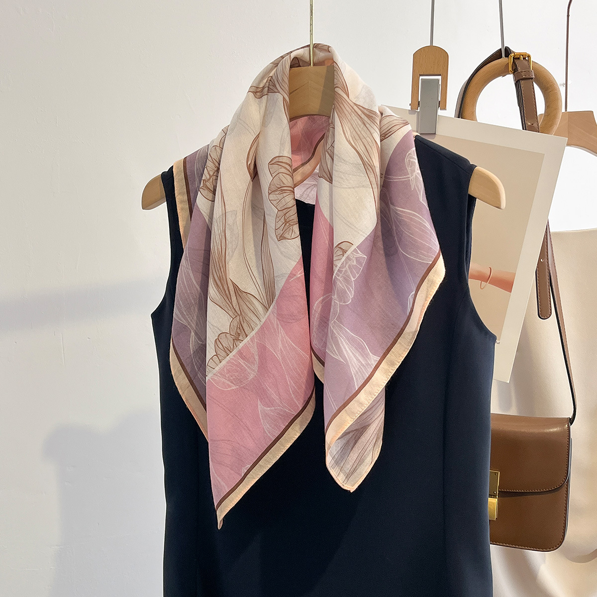 スカーフ 花弁の囁き シルクスカーフ