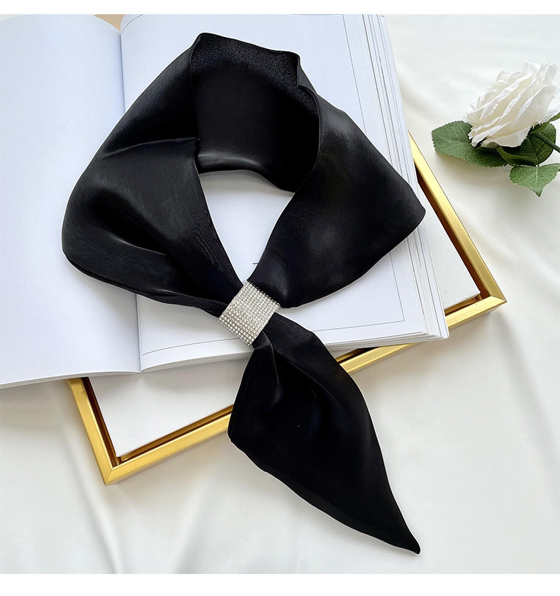 https://fulmo-img-server.com/luxyscarf/b300a2b7-be06-4d88-bd80-43db8984ba92.jpg