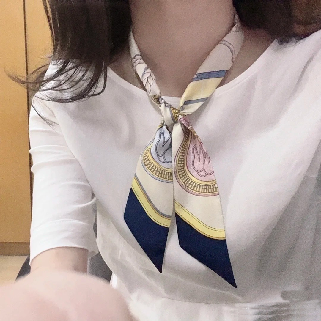 https://fulmo-img-server.com/luxyscarf/b6b30764-db57-430d-8ddb-234e17cd7951.jpg