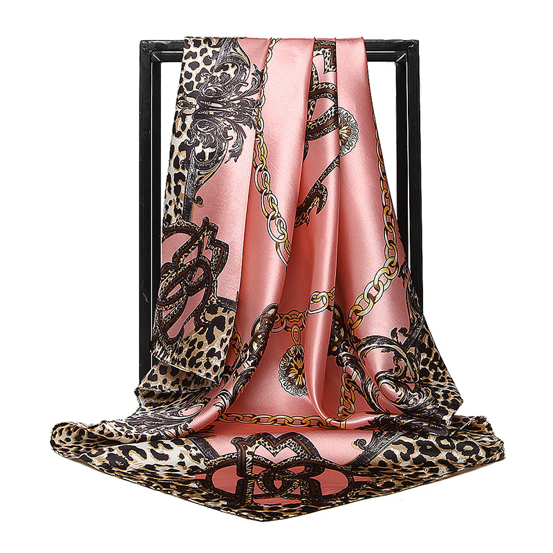 https://fulmo-img-server.com/luxyscarf/b6cdd8fd-a673-48c8-bece-57eb0fd78833.jpg