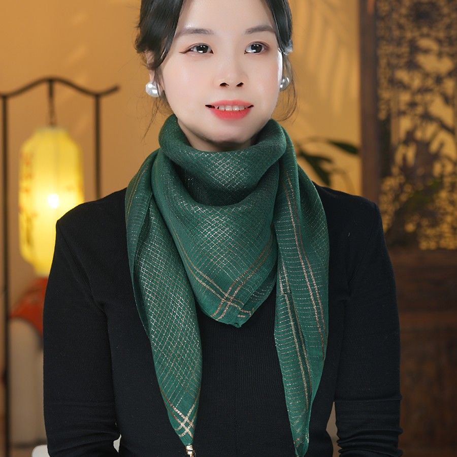 スカーフ 上品格子柄シルク風スカーフ