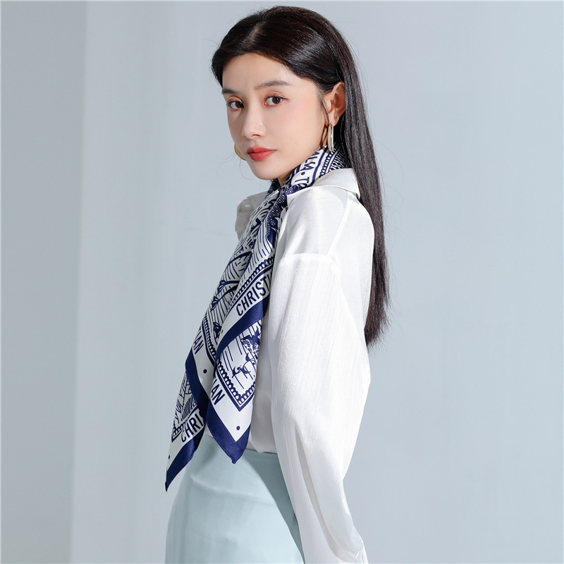 https://fulmo-img-server.com/luxyscarf/c8c79a07-c155-4100-a4f8-ec5853e2ad30.jpg