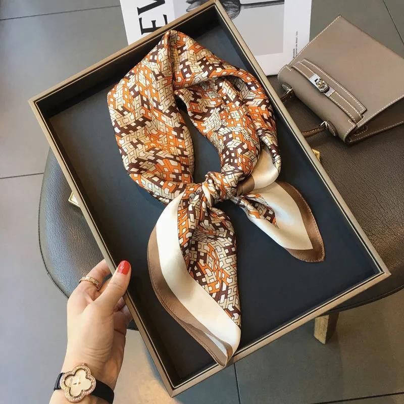 https://fulmo-img-server.com/luxyscarf/cde6625e-8b0d-4cf3-90a5-53acb91b7718.jpg