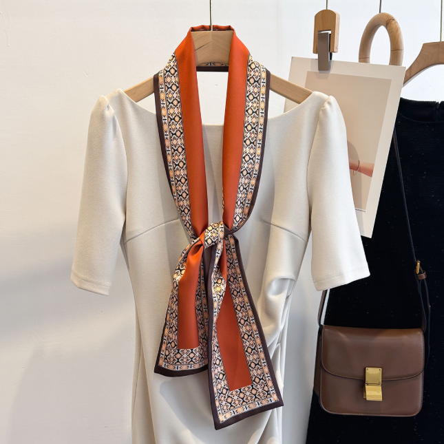 スカーフ シルクタッチ ロングスカーフ 上品プリント柄