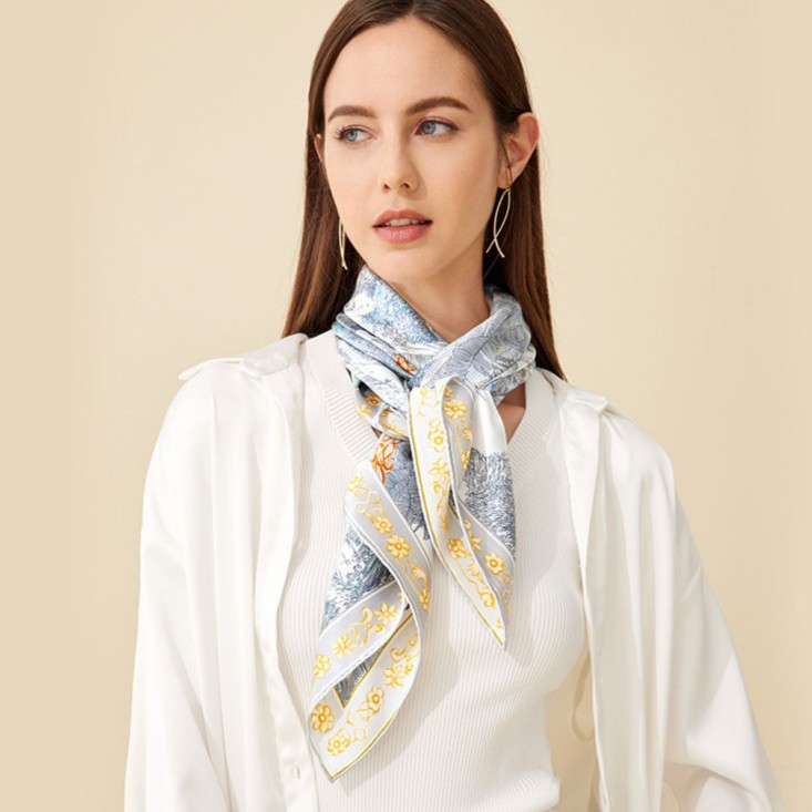 https://fulmo-img-server.com/luxyscarf/d8313295-e477-4d1d-85bb-f77ff775fc82.jpg