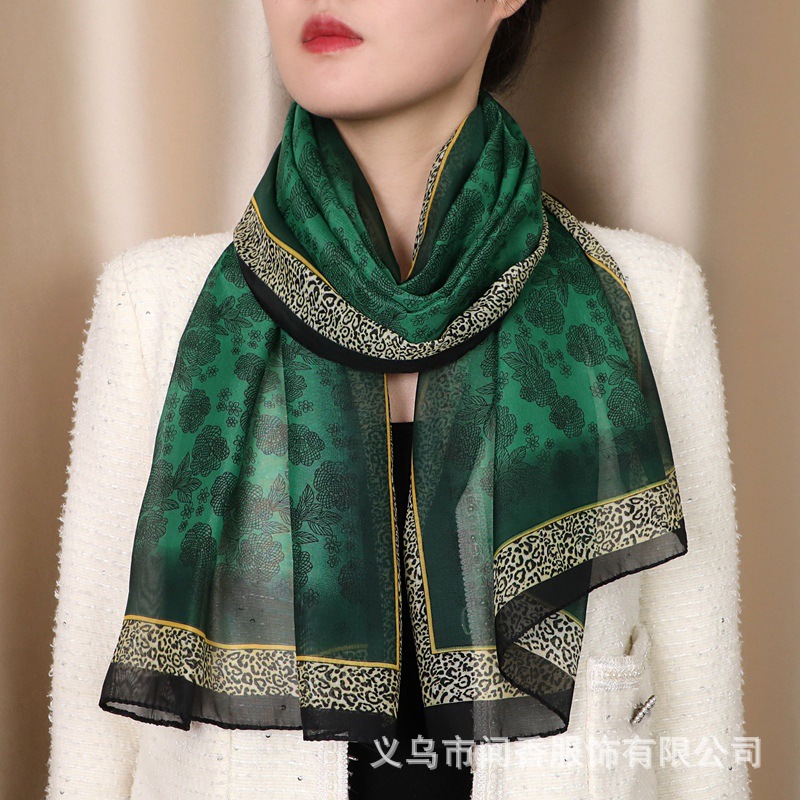 https://fulmo-img-server.com/luxyscarf/d87374e7-4dcb-4c76-8613-c56dc50ba462.jpg