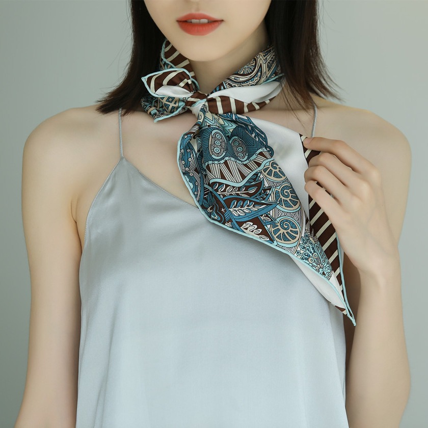 https://fulmo-img-server.com/luxyscarf/de44eb71-fe1d-408f-8ffb-ed489cda4cf7.jpg