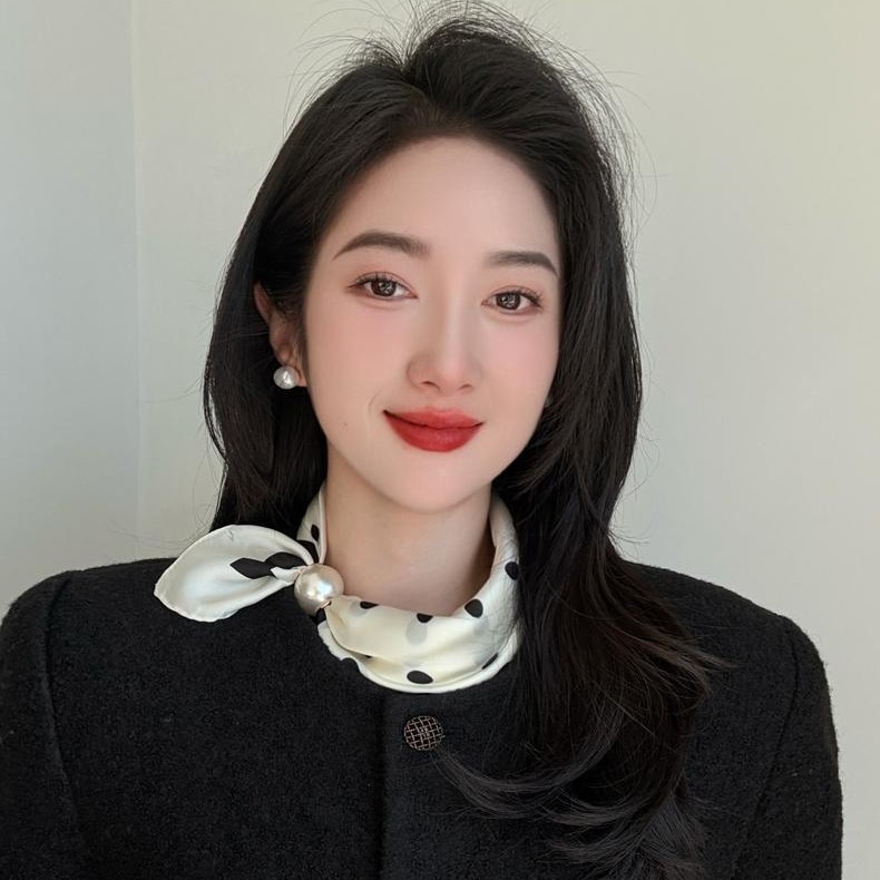https://fulmo-img-server.com/luxyscarf/df0ba8b9-5ba6-42a0-a648-809db7e06b2a.jpg