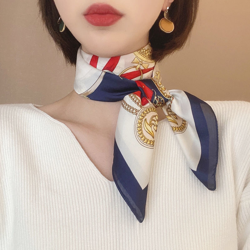 スカーフ 優美宮廷紋章シルクスカーフ