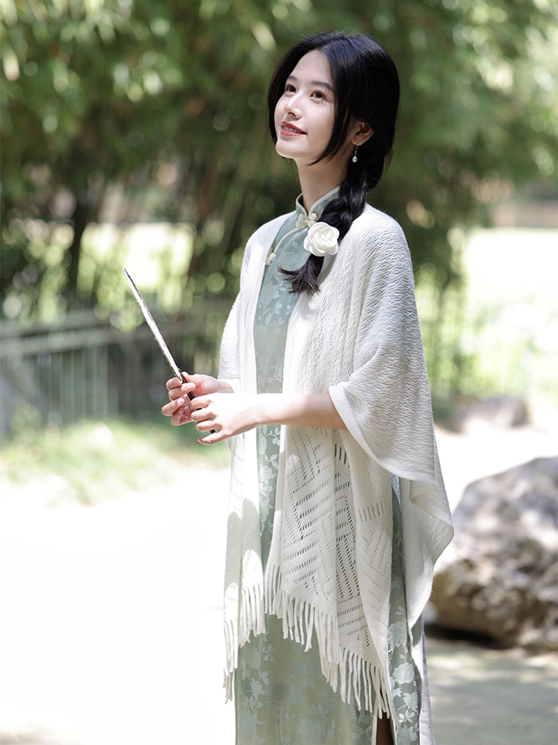 https://fulmo-img-server.com/luxyscarf/e9096042-eda6-4dab-851c-a7ca4796b5e9.jpg
