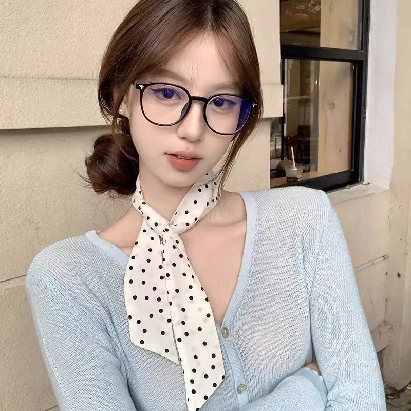 https://fulmo-img-server.com/luxyscarf/e90cb2c0-52af-46c7-8e89-53278aee8421.jpg
