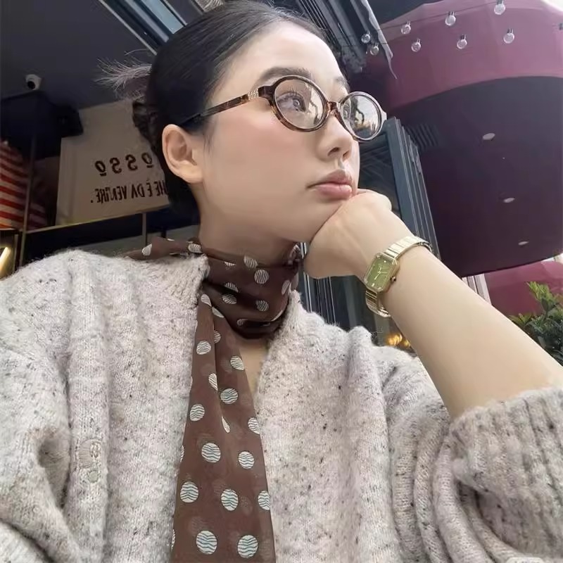 https://fulmo-img-server.com/luxyscarf/f4cdf3ab-a51a-4625-8038-d82cde0a192b.jpg