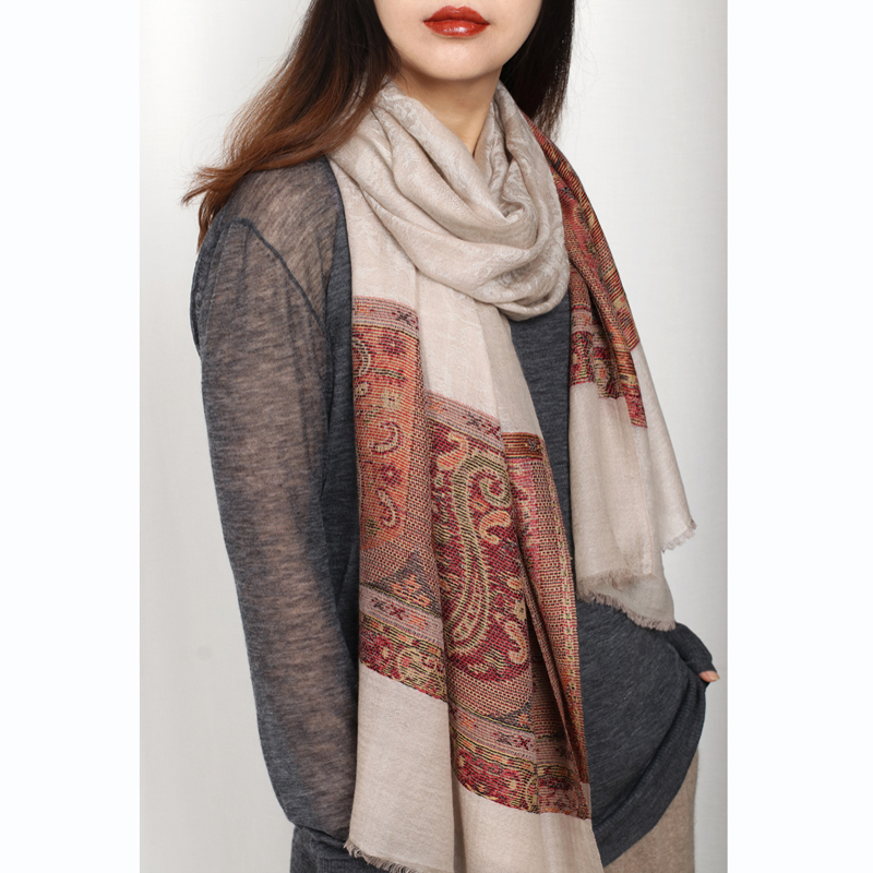 https://fulmo-img-server.com/luxyscarf/fced705d-82e4-4e42-a99a-a6e7c0595ef0.jpg