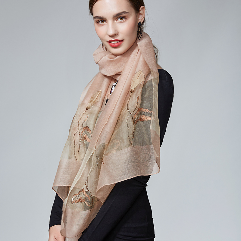 https://fulmo-img-server.com/luxyscarf/fe61db4d-bcfa-4873-8d6e-9d48489fbee2.jpg