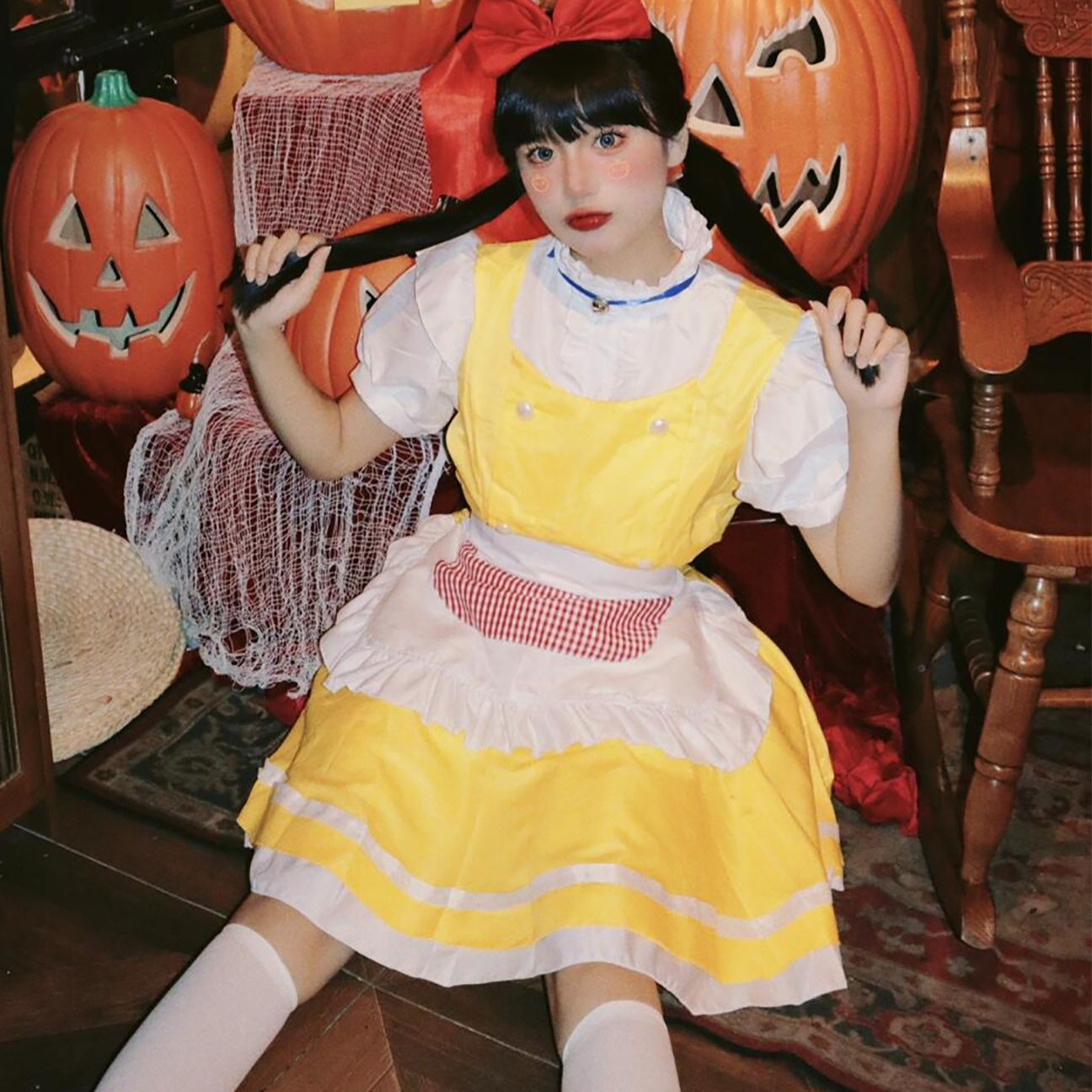 メイド服 可愛らしいフリル付きジャンパースカート風衣装
