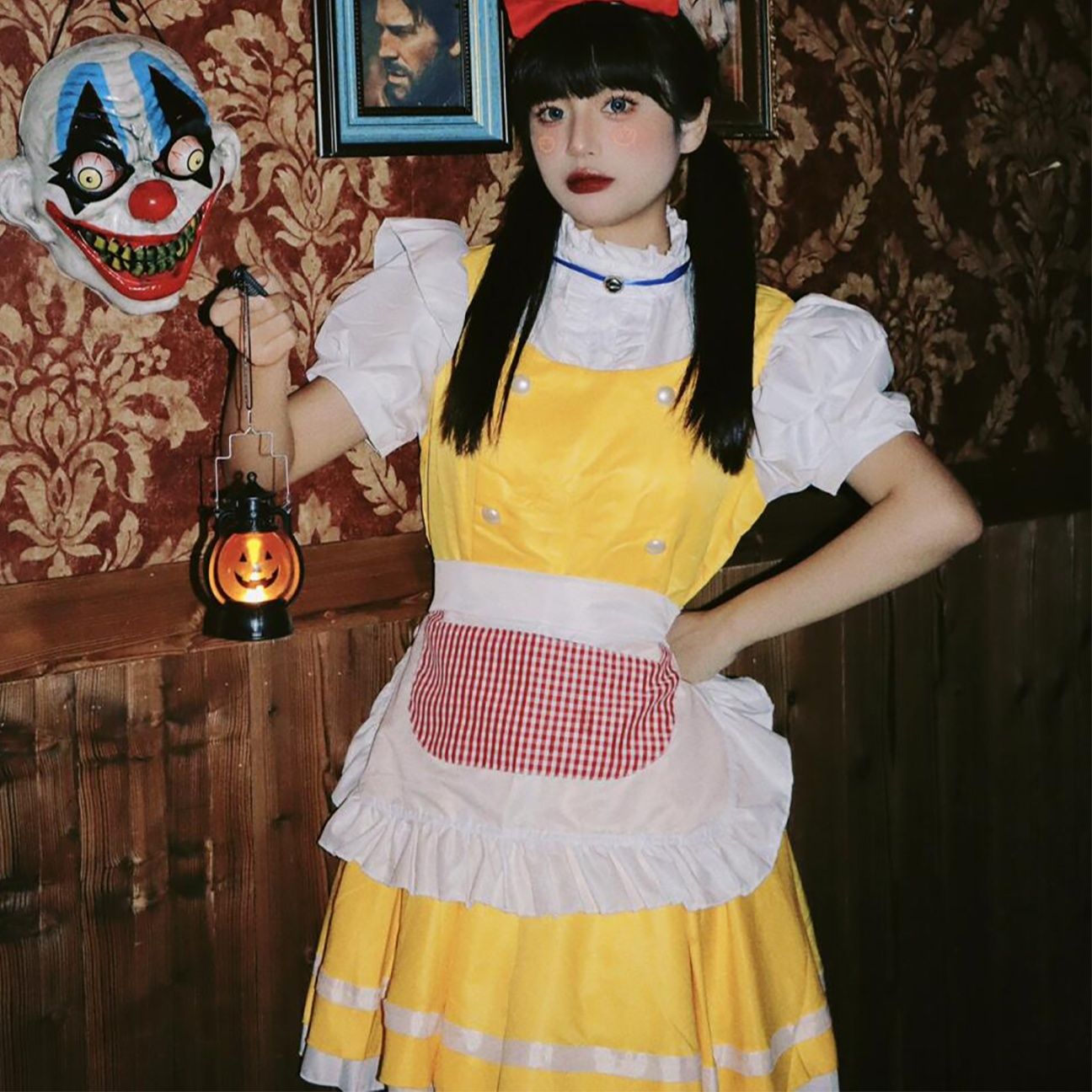 メイド服 可愛らしいフリル付きジャンパースカート風衣装