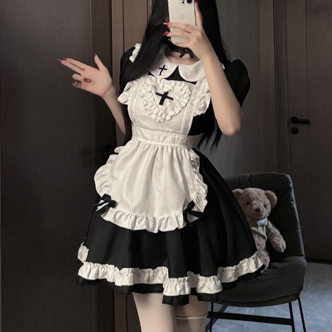 ゴシック調フリルエプロン付きメイド服
