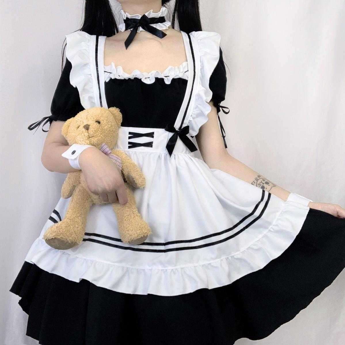 ふんわりレースのメイド服ワンピース