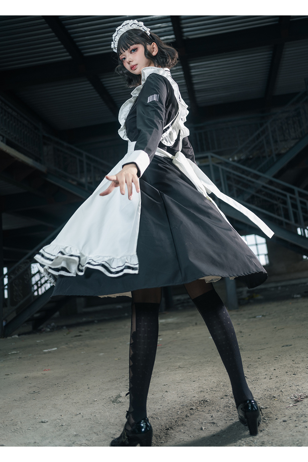 メイド服 襟元装飾長袖クラシカルメイド服