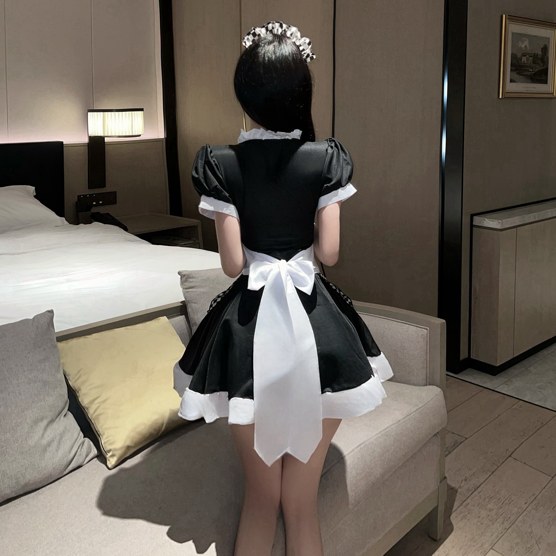https://fulmo-img-server.com/maid-mania/de310d60-64ec-4b6e-8f9c-efbc33f09fc2.jpg