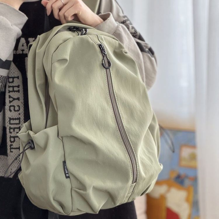 シンプル軽量ママバッグ