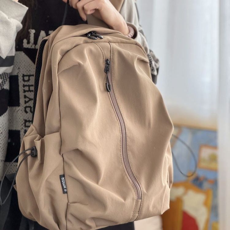 シンプル軽量ママバッグ