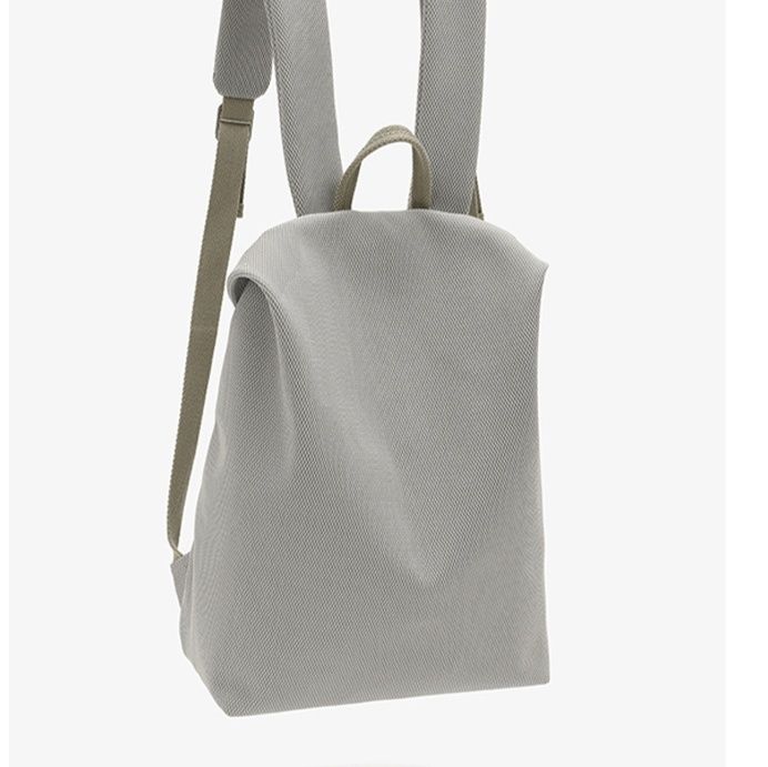 シンプル軽量マザーズリュック