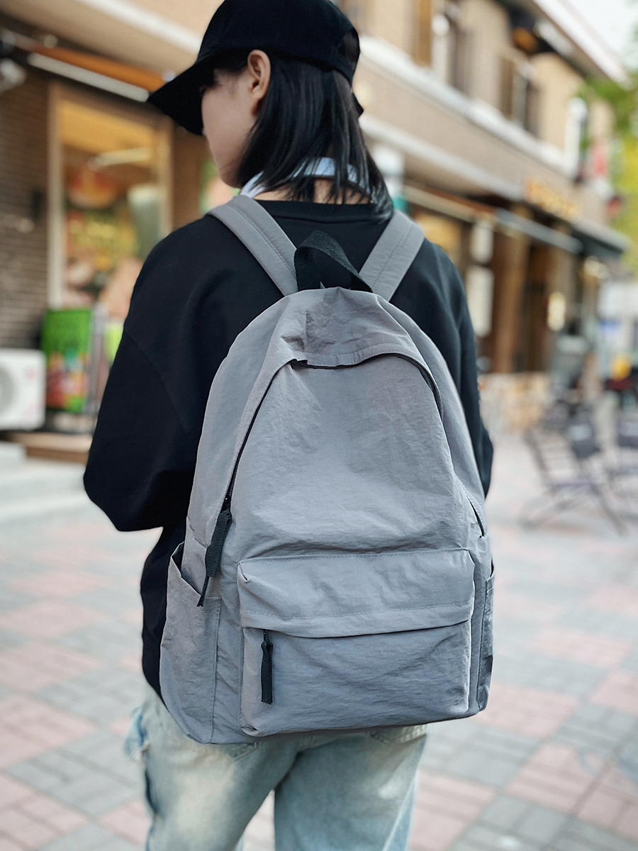 マザーズリュック シンプル 軽やか お出かけリュック