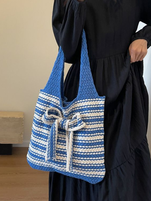  軽量編み込みリボン付きトートバッグ