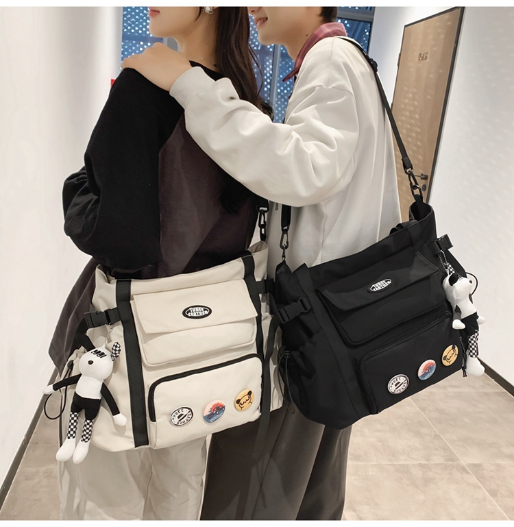  ポケット豊富な多機能マザーズバッグ