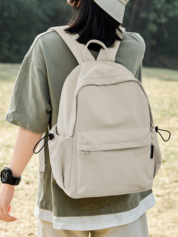  シンプル軽量マザーズリュック