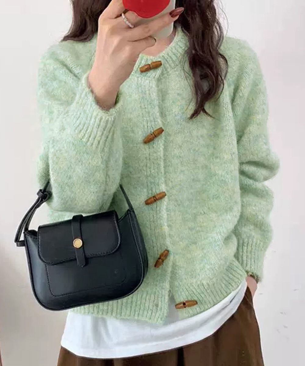 ママコーデ 公園映えトグルボタンニット羽織り長袖秋冬