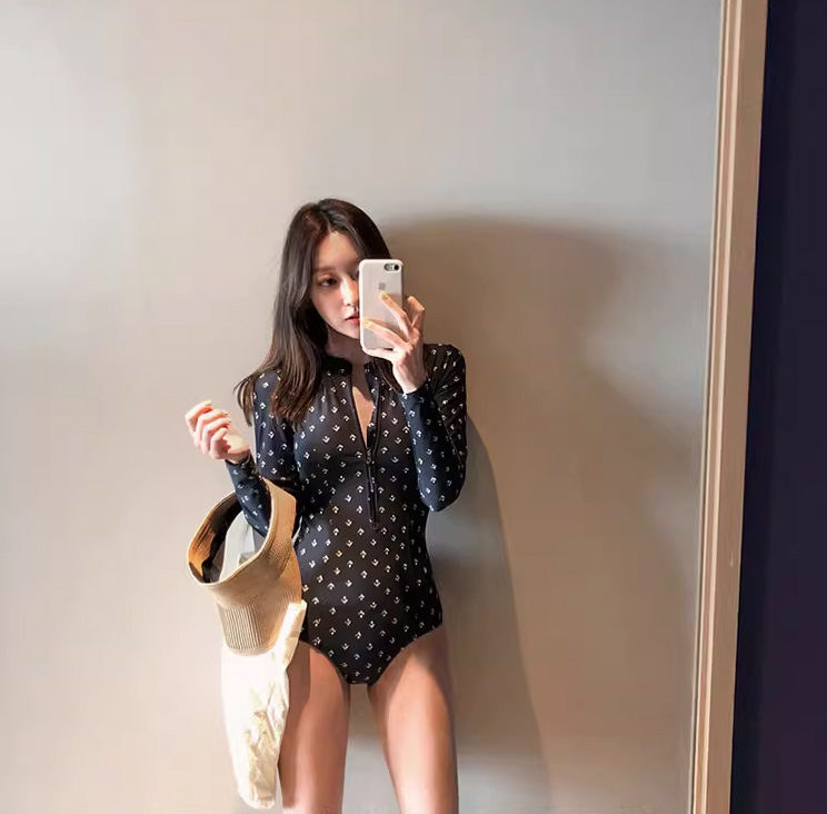 https://fulmo-img-server.com/mamacloset/0299e7de-6a17-4d09-93f8-a7bb922e205a.jpg