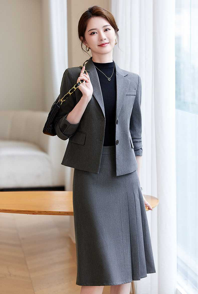 卒業式で輝くママの思い出作り！上品なセットアップで作るママコーデ5選