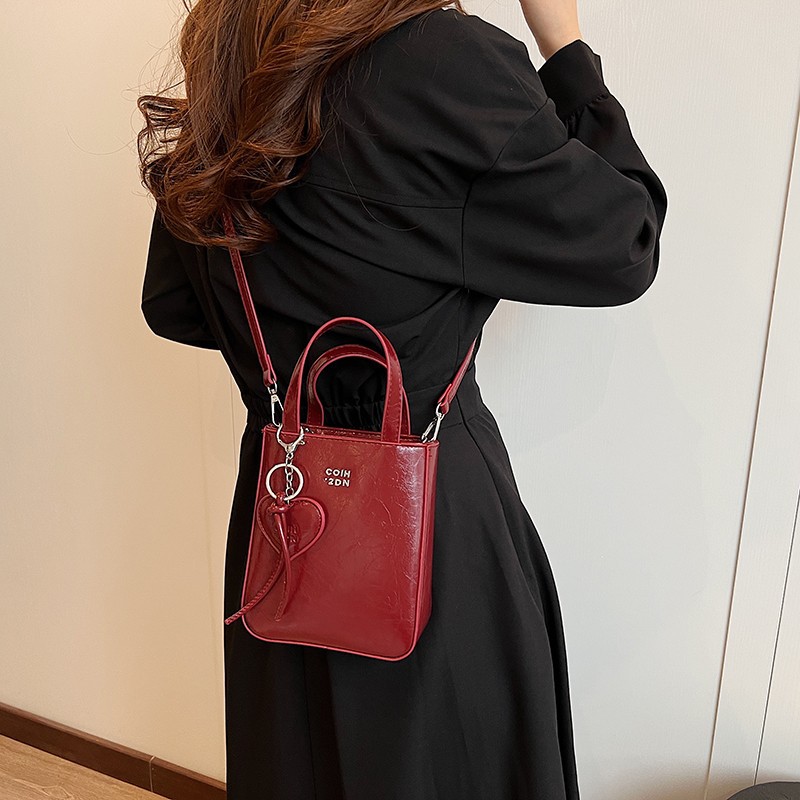 ママコーデ 光沢ミニショルダーバッグ